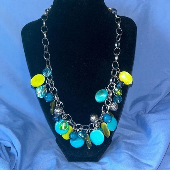 Funky beaded necklace - Picture 1 of 6